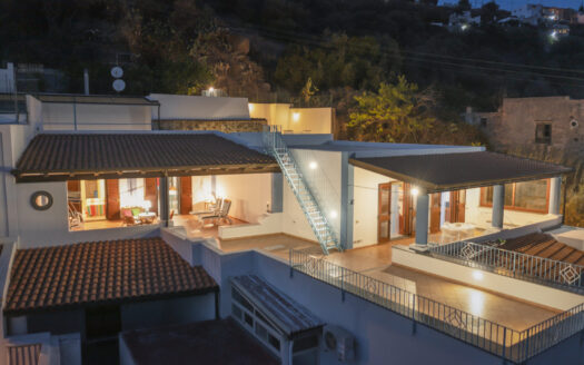 Vendita Casa autonoma ubicata in località Piano Greca, isola di Lipari